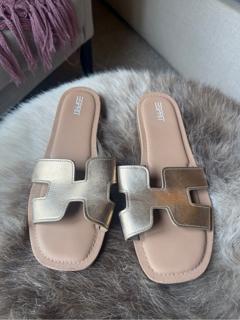 Esprit Women’s Gold Metallic Slide Sandals